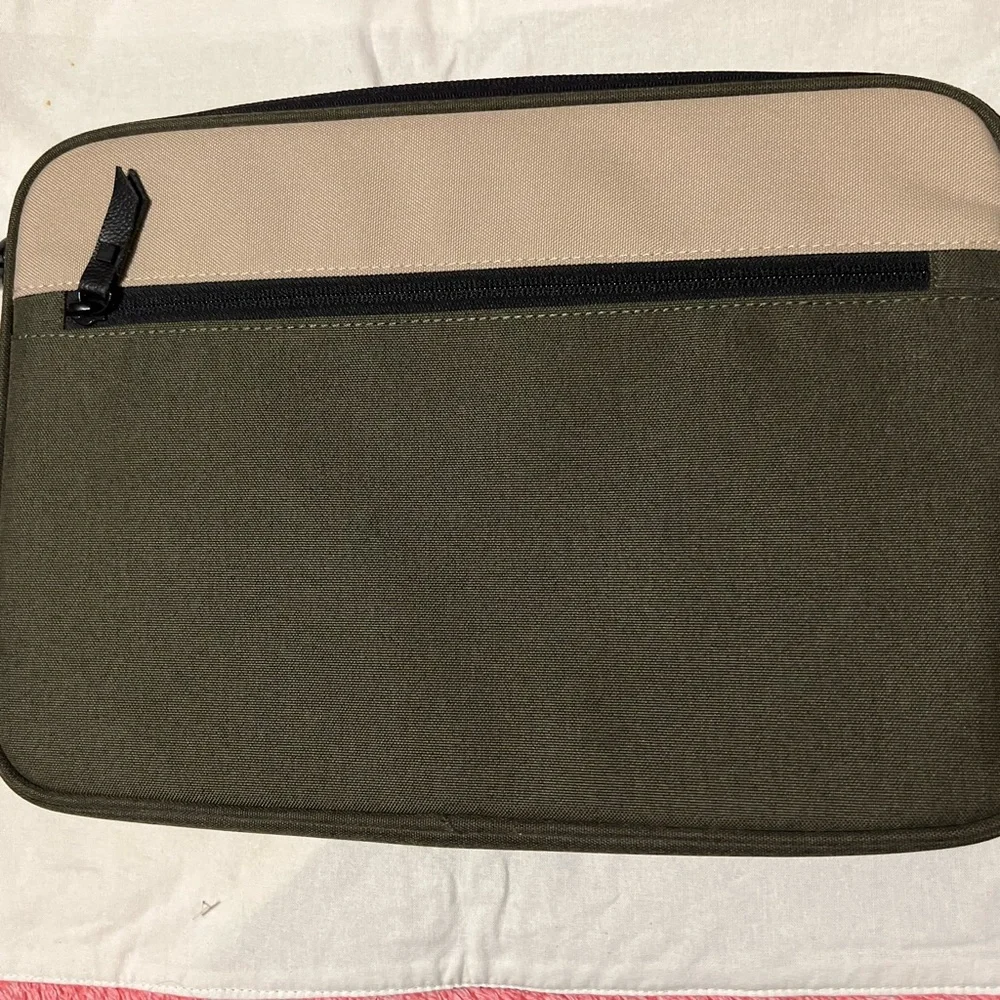 HEX Laptop/Tablet Padded Case Olive Green/Tan